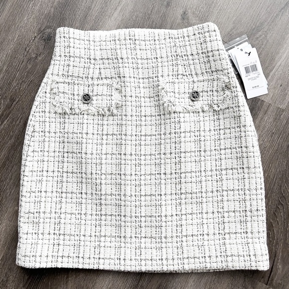 Guess Dresses & Skirts - Guess white tweed/boucle mini skirt